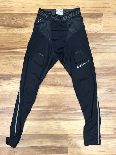 Black XS Men's Bauer Compression (Used)