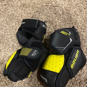 Intermediate Medium Bauer Supreme Ignite Pro Shoulder Pads (Used)