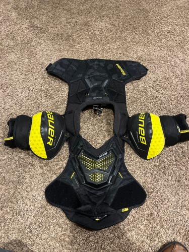 Intermediate Medium Bauer Supreme Ignite Pro Shoulder Pads (Used)