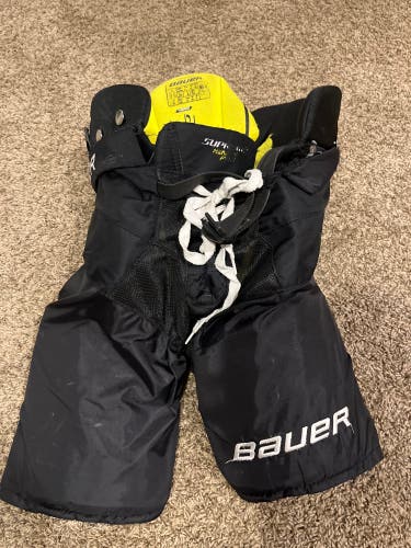 Junior Large Bauer Supreme Ignite Pro Hockey Pants (Used)