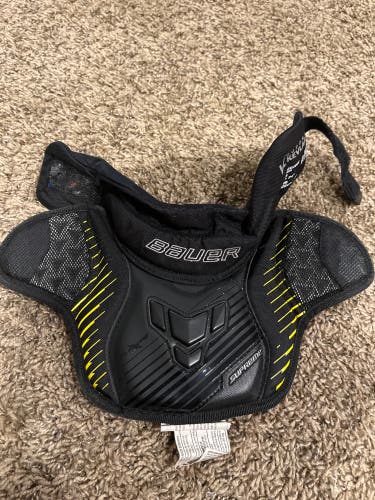 Bauer Goalie Neck Guard - Junior S/M