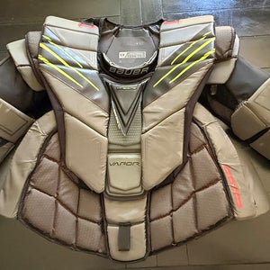 Bauer Hyperlite Chest Protector (size large)