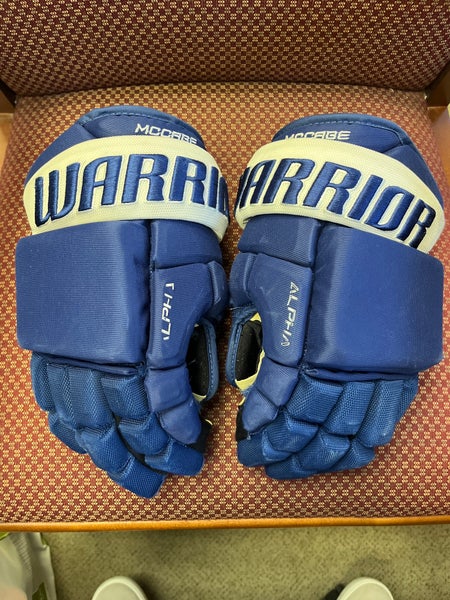 Warrior Alpha Pro Stock Hockey Gloves 13" - Maple Leafs - C