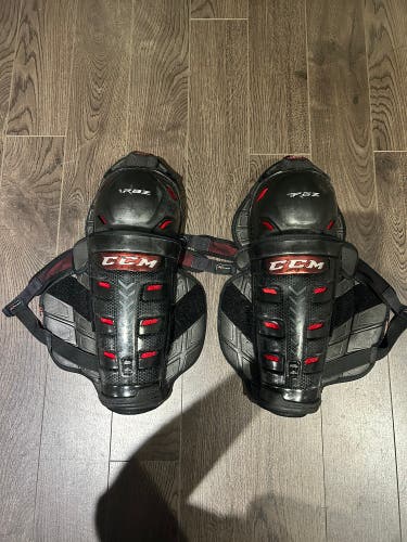 CCM CRAZY LIGHT U+ SENIOR SHIN PADS 14"