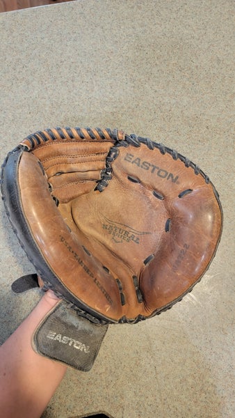 Easton RH Natural Baseball Glove 32" (Used)