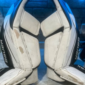 33" Bauer Vapor X5 Pro goalie pads (Used)