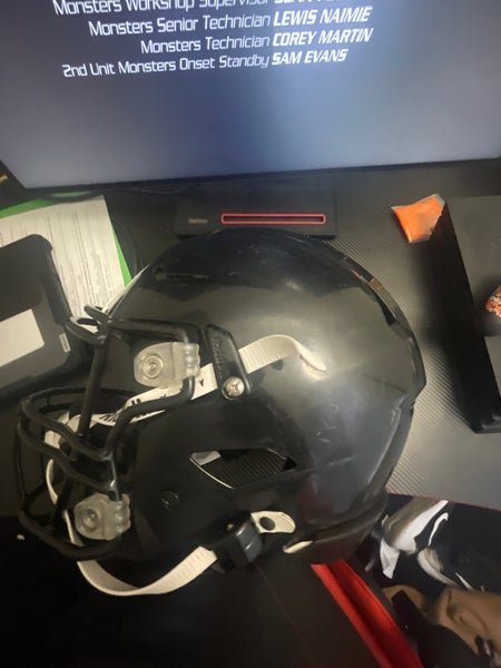 Medium Youth Riddell SpeedFlex Helmet (Used)