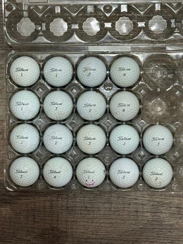 18 Titleist Pro V1 Golf Balls