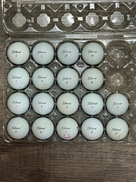 18 Titleist Pro V1 Golf Balls