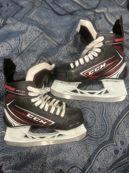 CCM JetSpeed FT440 Hockey Skates Size 2 (Used)