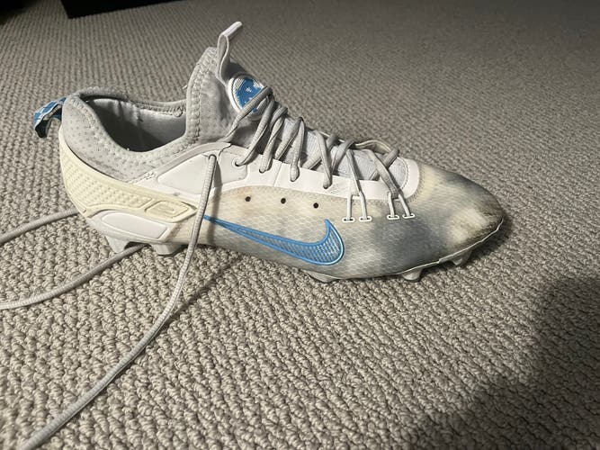 UNC TEAM ISSUED -  Huarache 9 Elite Low - used Size 11.5