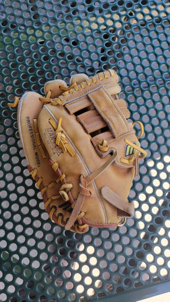 Mizuno LH Infield Professional model Baseball Glove 11" (Used)