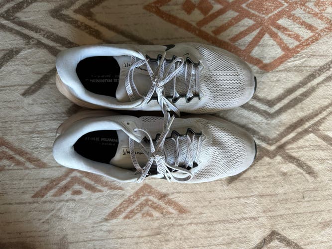 White Women's Size M 9.5 (W 10.5) Adult Nike Zoom Pegasus 39 Shoes (Used)