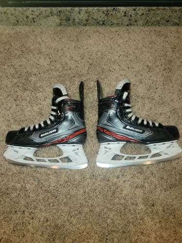 Bauer Vapor X2.9 Hockey Skates Regular Width Size 4 (Used)