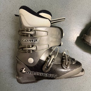 Mondo 23 & 23.5 Kid's Rossignol comp j4 Ski Boots (Used)