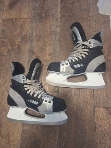 Bauer Vapor 10 Hockey Skates Regular Width Senior 9 (Used)