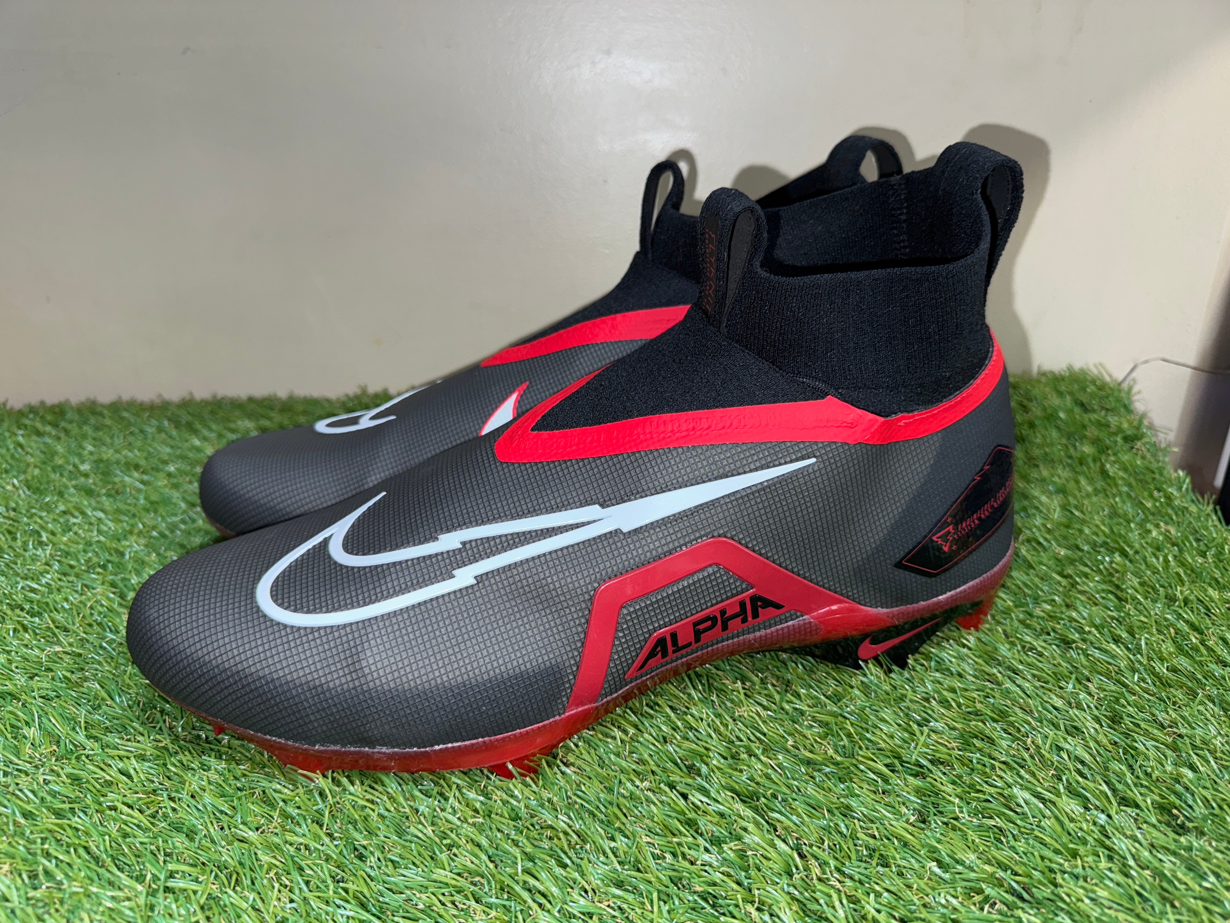Nike Alpha Menace Elite 3 P PE Football Cleats Black Red  display picture 1