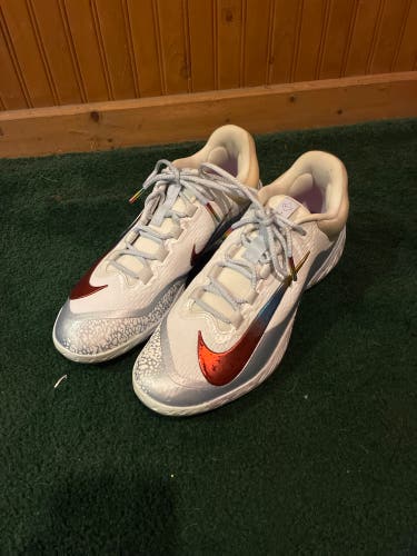 Men's Size M 11.0 (W 12.0) Nike Nike alpha huarache elite 4 Low Top Metal (Used)