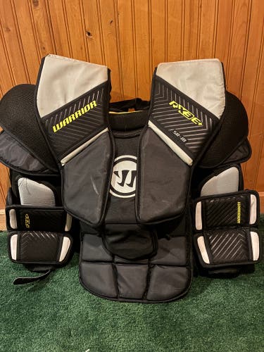 Medium Warrior RX3E+ Goalie Chest Protector (Used)