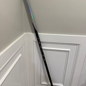 Senior Bauer Right  Hand P28 77 Flex  (New) Nexus Tracer Hockey Stick