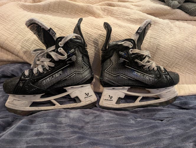2024 Bauer Supreme M50 Pro Hockey Skates Regular Width Size 3.5 (Used)