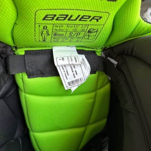 Women's Intermediate Small Bauer Hockey Pants (Used)