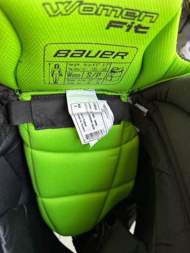 Women's Intermediate Small Bauer Hockey Pants (Used)