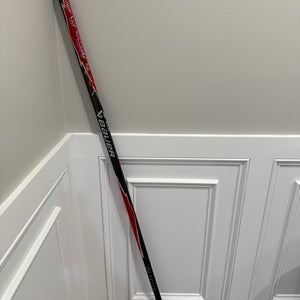 Senior Bauer Vapor FlyLite Right Handed Hockey Stick P28 (New) Red 70 flex