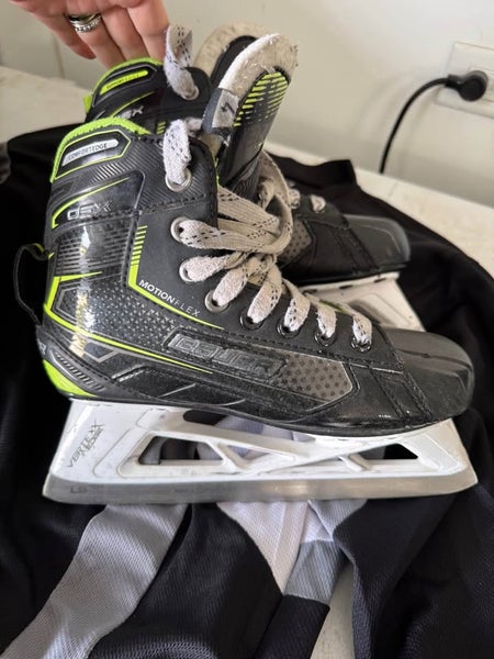 Bauer GSX Hockey Goalie Skates Size 4 (Used)