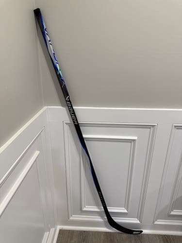 Senior Bauer Vapor FlyLite Right Handed Hockey Stick P92 (New) purple 70 flex blue