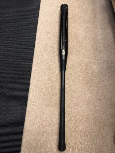 Black AXE Avenge Pro endloaded slowpitch softball Composite Bat (-7) 27 oz 34" (Used)