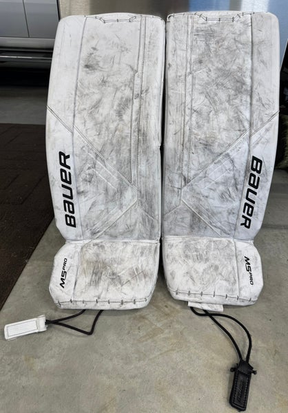 2024 31" Bauer Supreme M5 Pro Goalie Leg Pads (Used)
