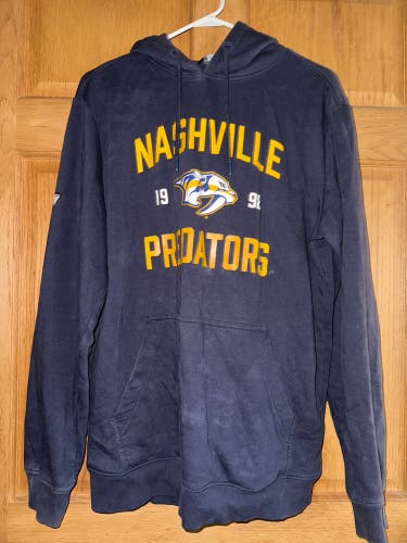 Nashville predators hooded sweatshirt size medium