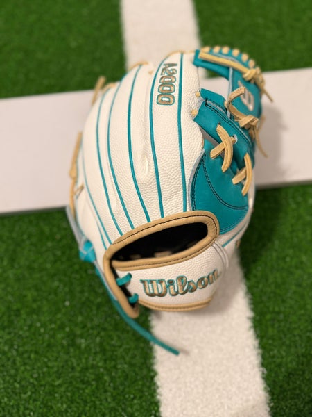 2025 Wilson A2000 RH Infield Softball Glove 12" (New)