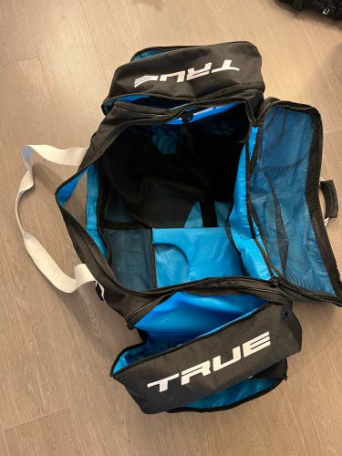 True elite hockey bag (Used)