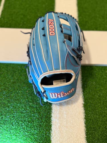 2025 Wilson A2000 RH Outfield Baseball Glove 12.75" (New)
