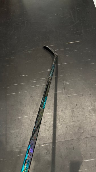 Senior Bauer Twitch Right Handed Hockey Stick P28 (New)