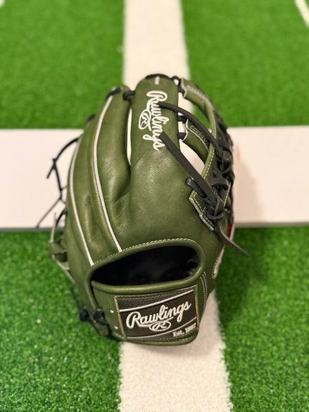 2025 Rawlings Heart of the Hide RH Infield Baseball Glove 11.5" (New)