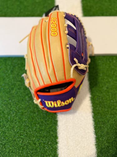 2025 Wilson A2000 RH Outfield Baseball Glove 12" (New)