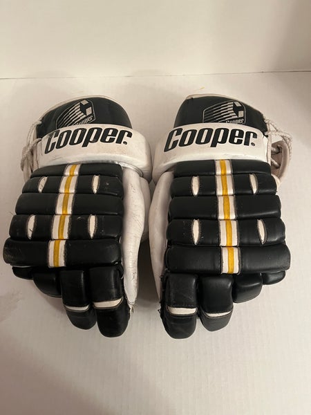 Bruins. Penguins Bauer BDS Gloves 14" (Used) All Leather, Good Original Palms.