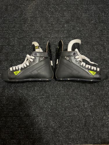 Graf G735 Pro Hockey Skates - Size 5.5R - 4