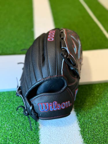 2025 Wilson A2000 RH Pitcher's Baseball Glove 12" (New)