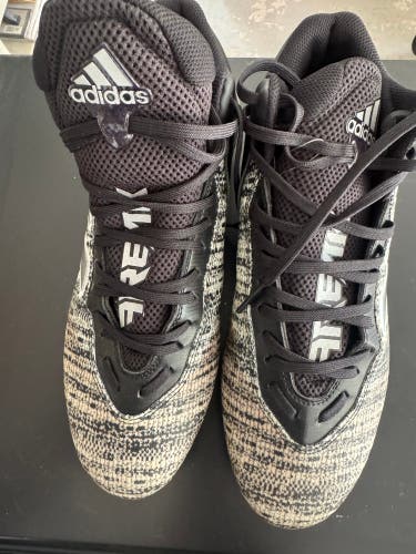Unisex Size M 10.5 (W 11.5) Adidas Low Top Molded Cleats (New)
