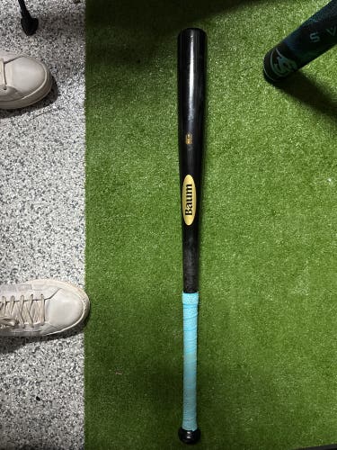 Barely used Baum bat