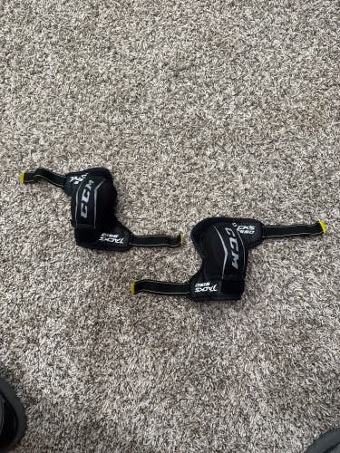 Youth Large CCM Tacks 9550 Elbow Pads (Used)