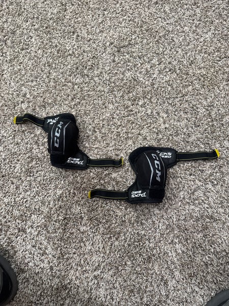 Youth Large CCM Tacks 9550 Elbow Pads (Used)