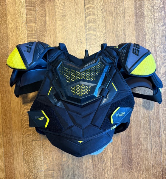 Men's Medium Senior Bauer Ultra Sonic Shoulder Pads (Used)