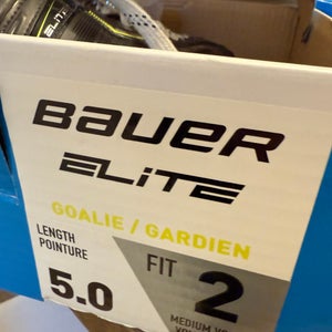 Bauer Elite Goalie Hockey Skates Regular Width Size 5 (Used)