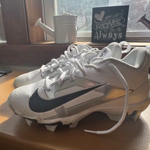 Unisex 5Y (Big Kids / Youth) Nike Alpha Menace Pro 4 Mid Top (Used)