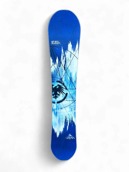 PRE-OWNED MEN'S NEVER SUMMER "COBRA" HYBRID CAMBER SNOWBOARD 161CM